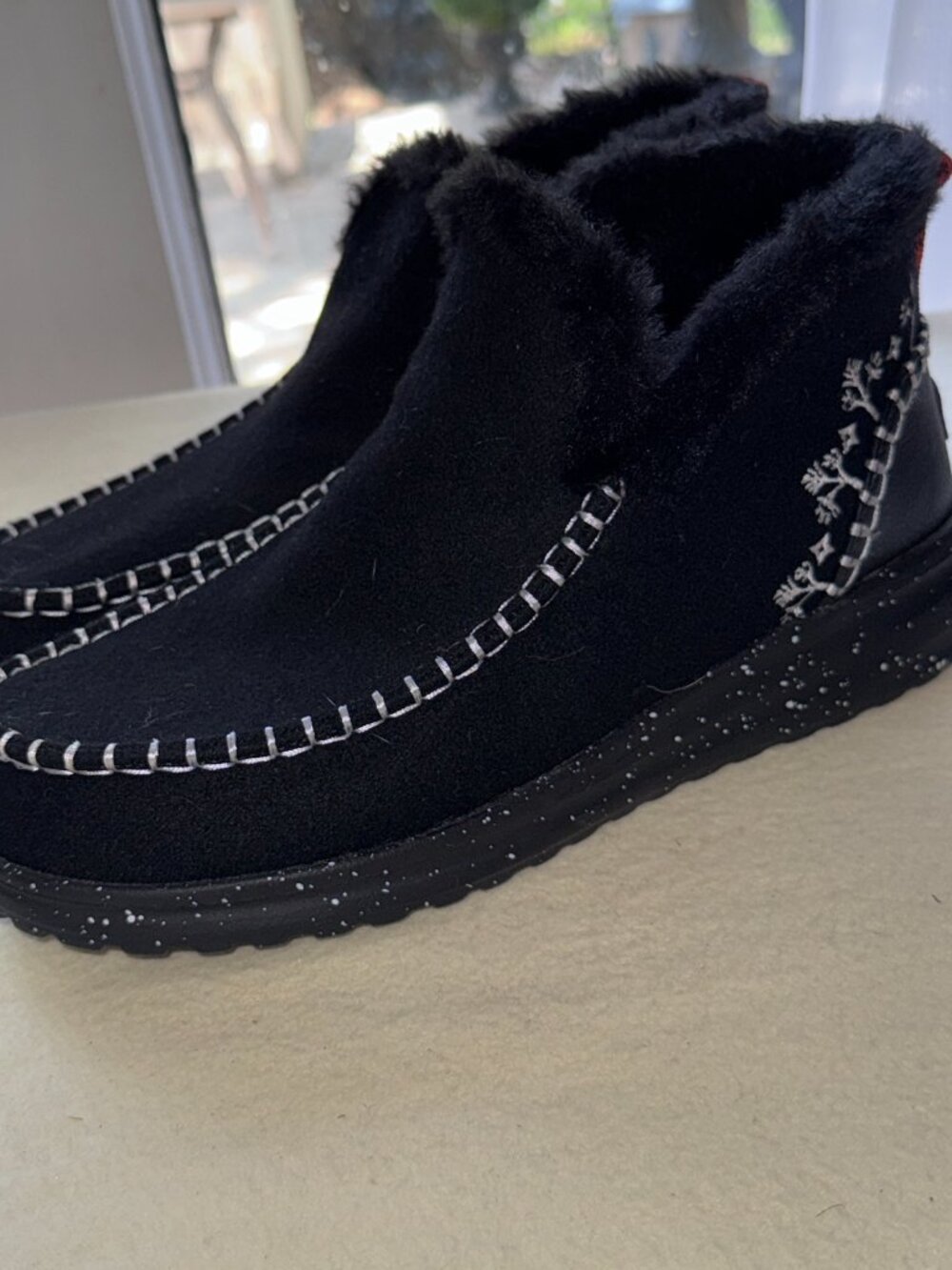 HEY Dudes Women's Denny Wool Faux Shearling Boots EUC SIZE 9